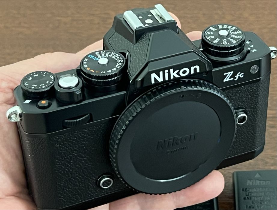 Nikon Zfc com 28mm e techart tzm02