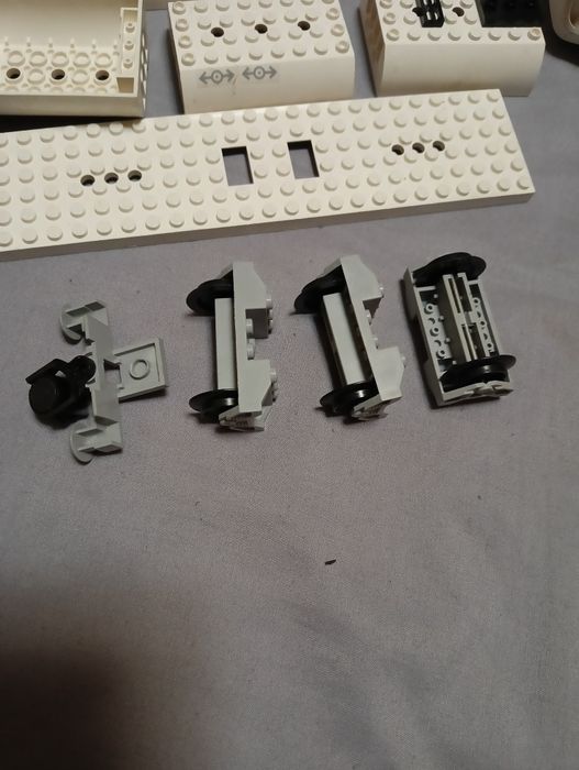 LEGO City поезд (7897).