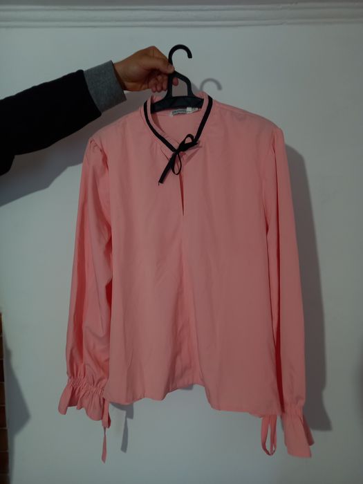 Продам персикову блузку