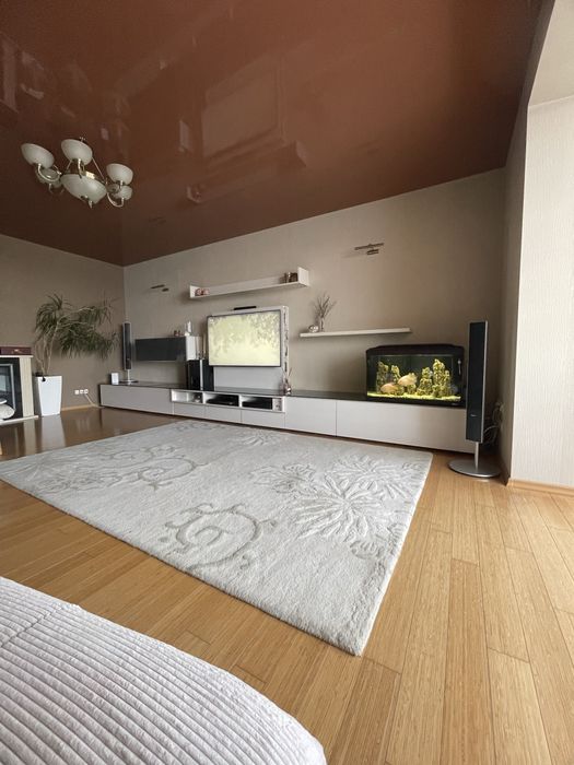 3-кімн. Квартира 100 м.кв (р-н Панчішна ф-ка)