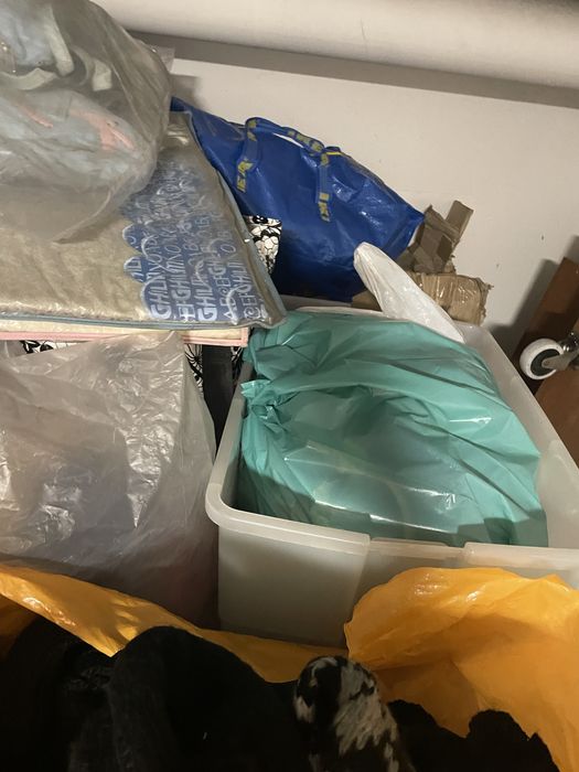 Recheio de loja de carteiras e acessorios de moda