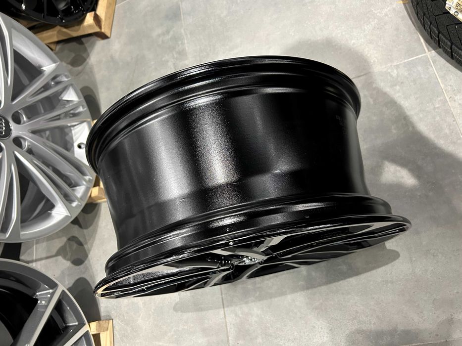 Oryginalne felgi 18 5x114.3 ET50 60.1 Toyota Camry + czujniki TPMS