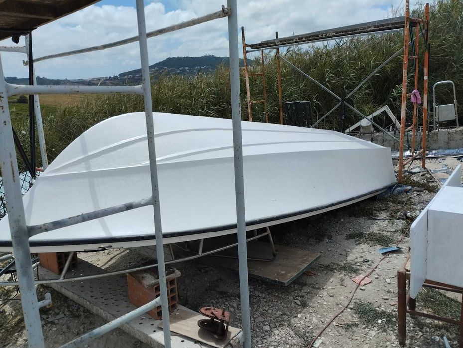 Barco de Recreio em Fibra 4,40m