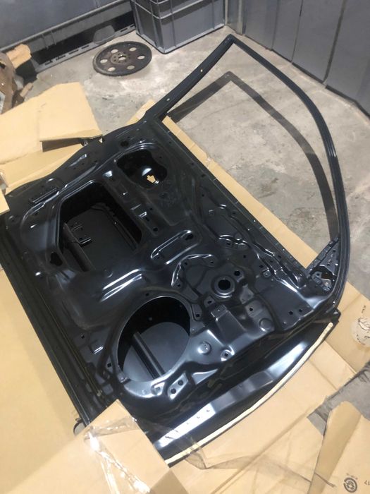 Двері передні права / ліва Лексус GX460 з 2010-2019