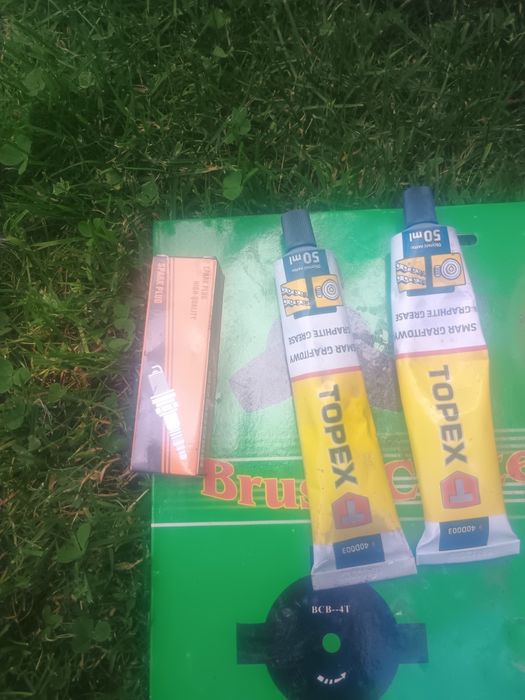 Kosa podkaszarka spalinowa z nowym silnikiem plus cały drugi w częścia