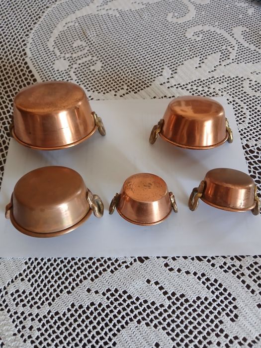 Tachos de cobre pequenos