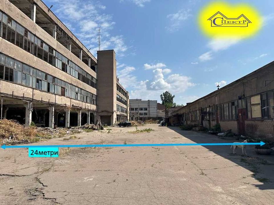 Комплекс будівель по червоній лініїї на трасі Кривий Ріг -Дніпро