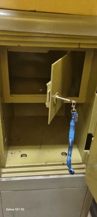 Safe w bardzo dobrym stanie