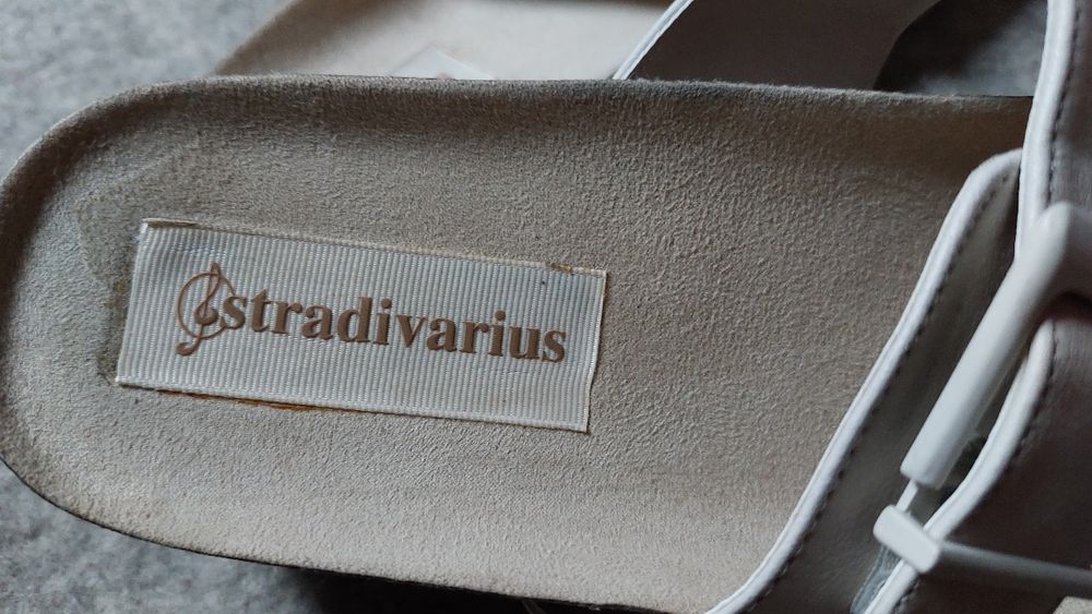 Klapki obuwia domowe , letnia Stradivarius