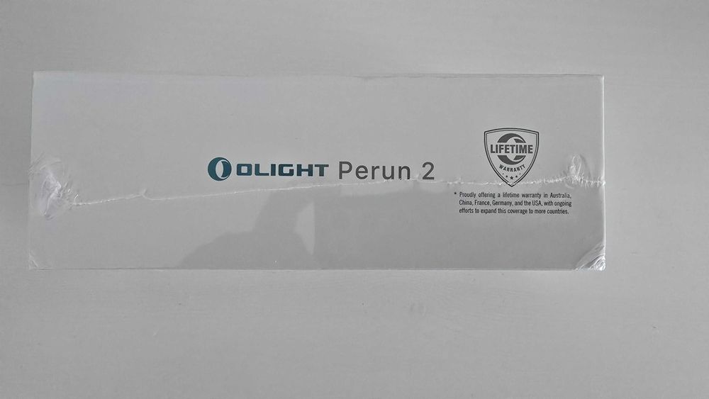 Latarka Olight Perun 2 black czarna new flashlight kariop laminer trako