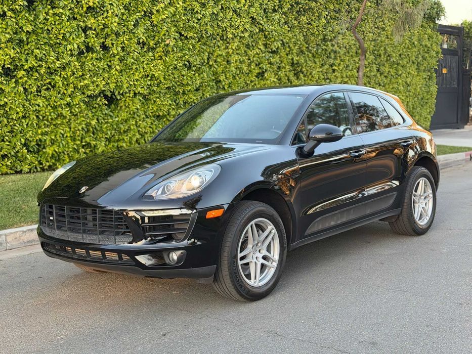 Porsche Macan      2017