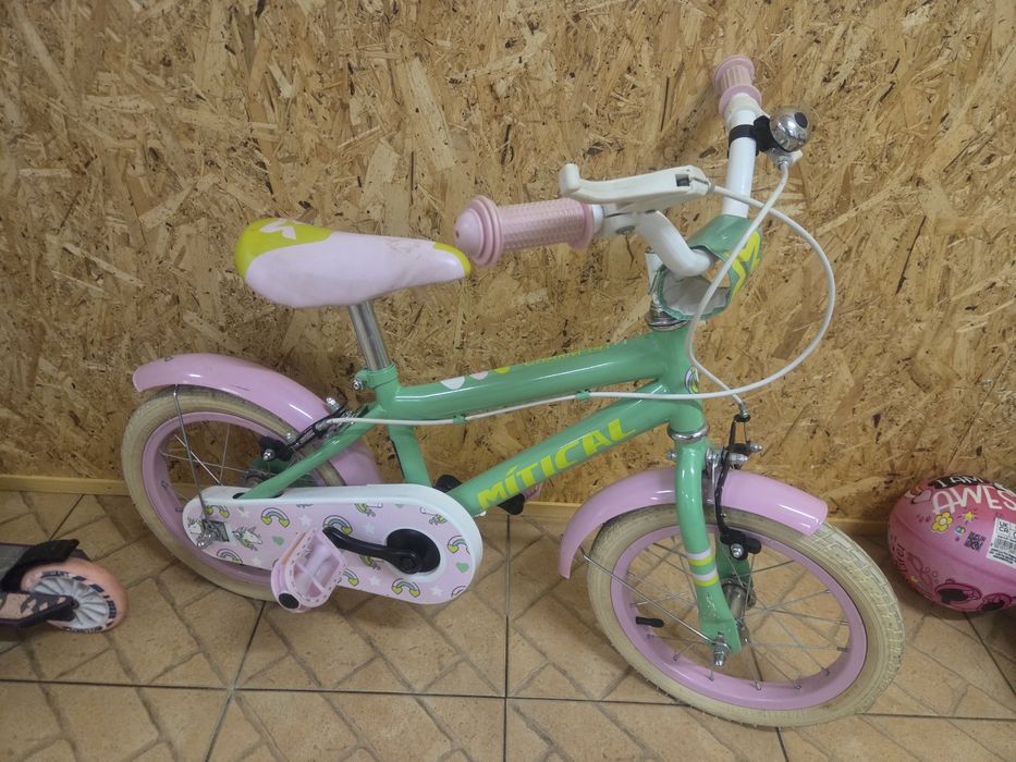 Vários artigos desportivos criança