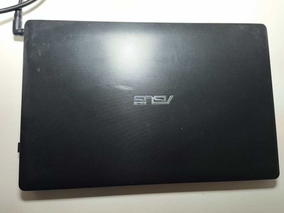 Sprzedam laptopa Asus x552e na części