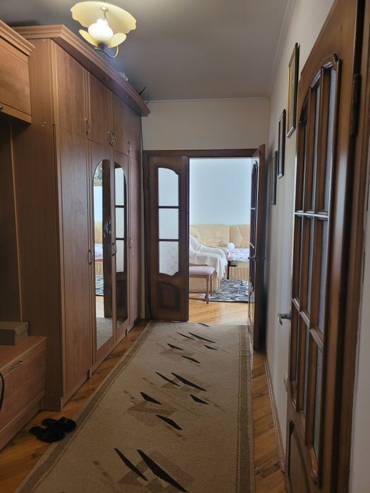 Продам 2 км.кв.вул.Галицька(АТБ), новобудова,не вуглова,світла,тепла