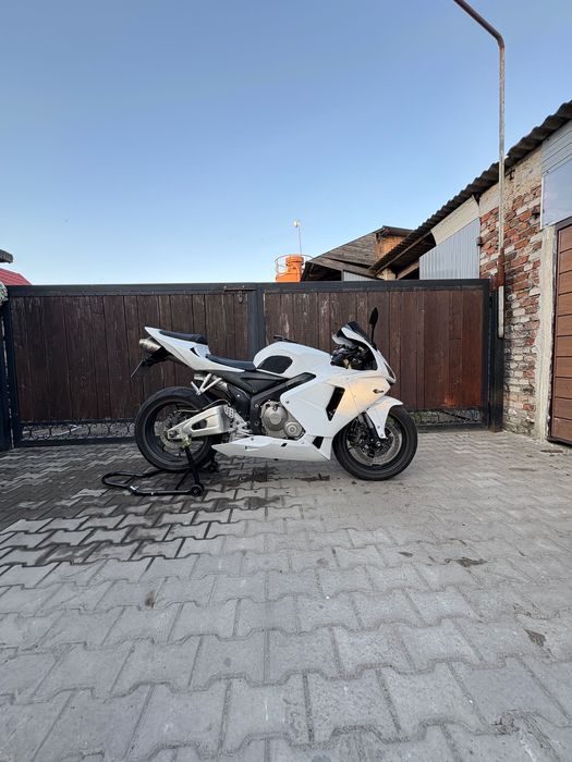 Honda CBR 600RR pc37