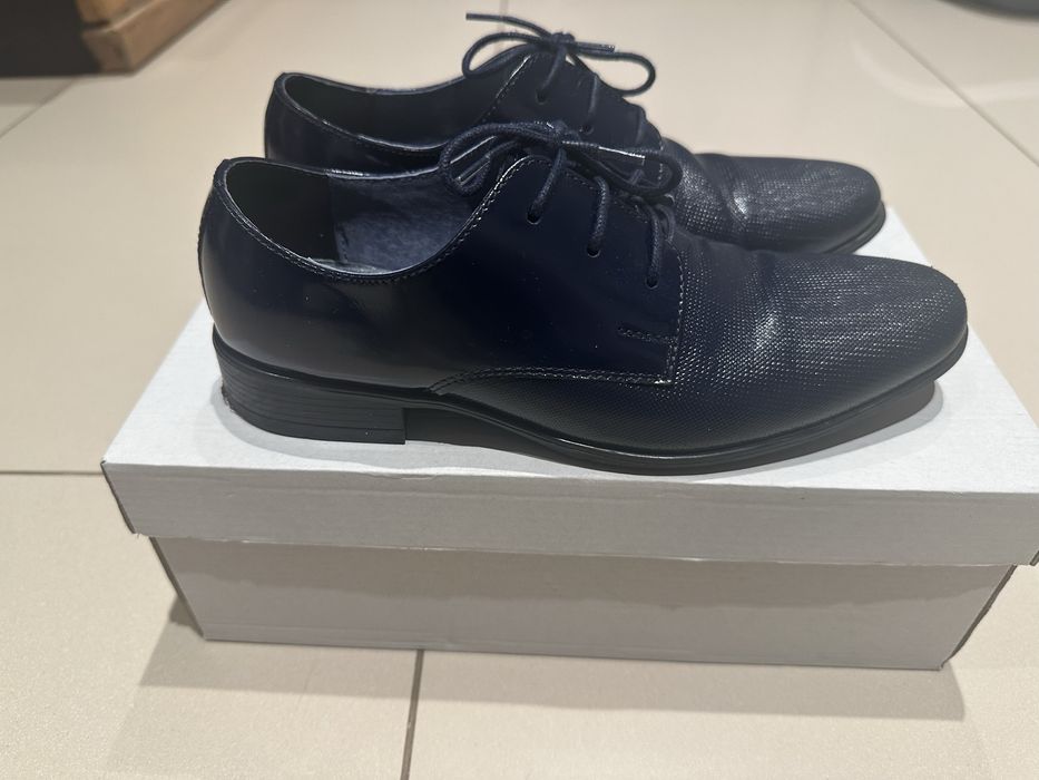 Buty granatowe 34 na komunię