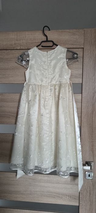 Sukienka kremowa 128