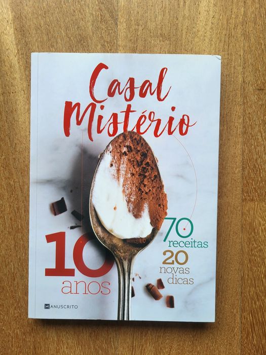 Livro Receitas "Casal Mistério - 10 Anos"