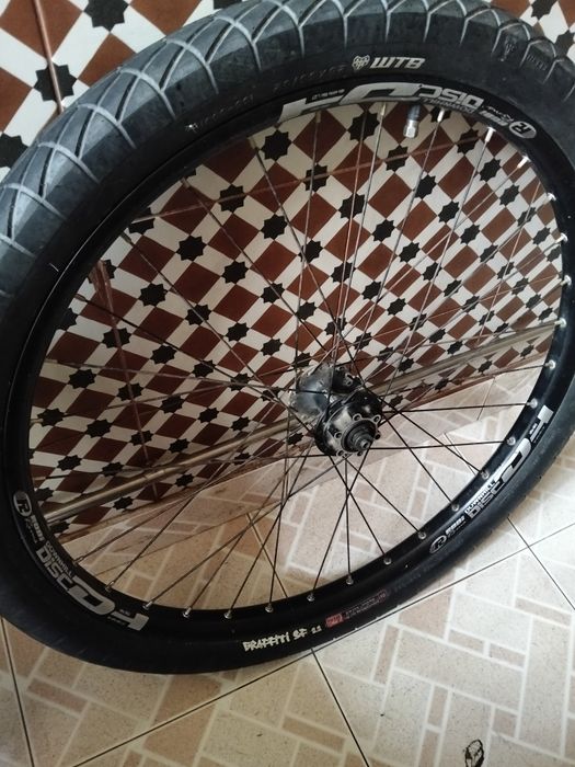 Roda bike como nova