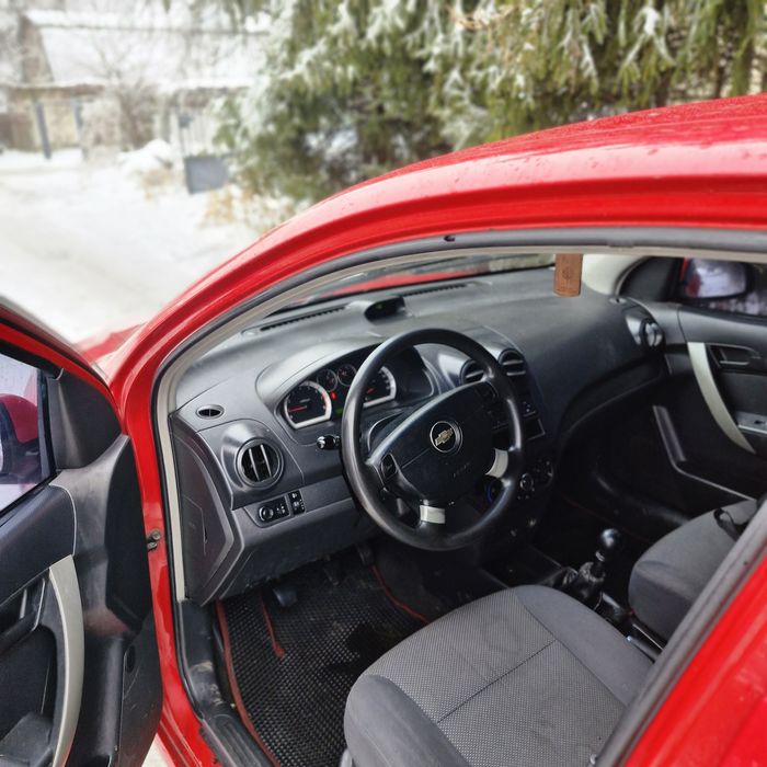 Продам шевроле авео в на ходу все ок з документами люби