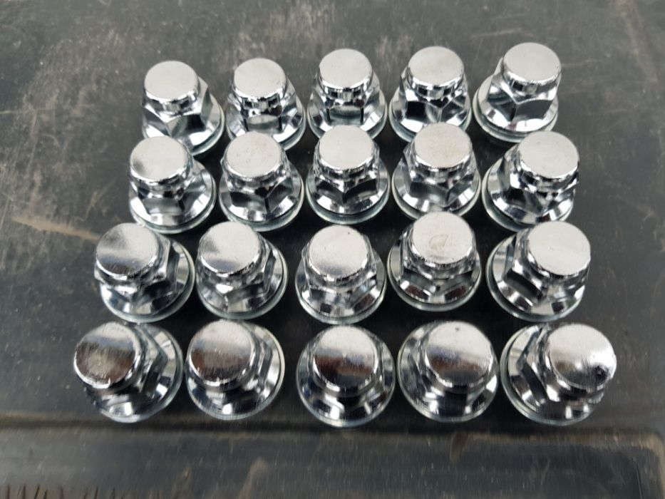 Nakrętki Toyota Auris Avensis Camry Rav4 Corolla Previa Śruby Toyota