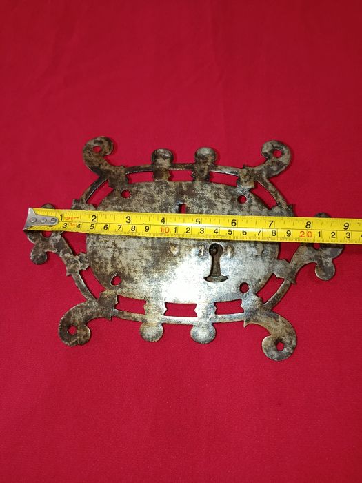 Fechadura grande antiga para arca ou baú