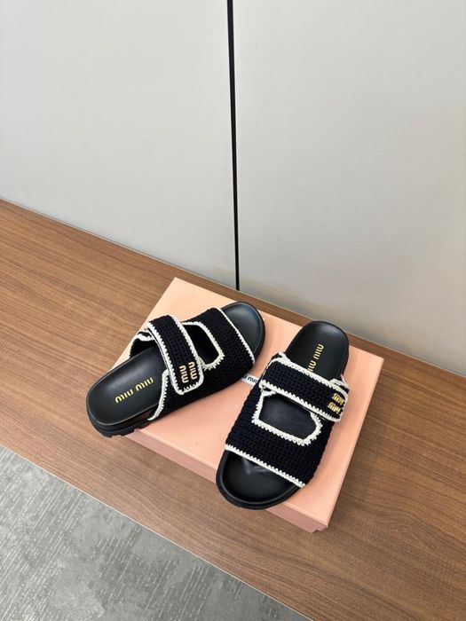 Klapki Miu Miu black