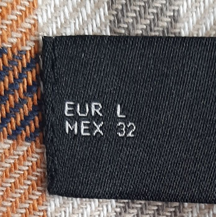 Casaco marca SFERA  .