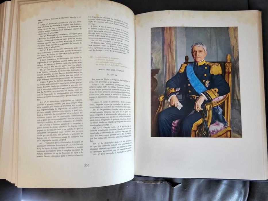 Cem Anos do Banco Nacional Ultramarino na Vida Portuguesa Vol. III