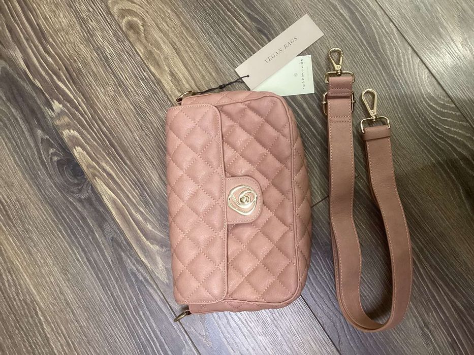 Сумки, сумочки, косметички