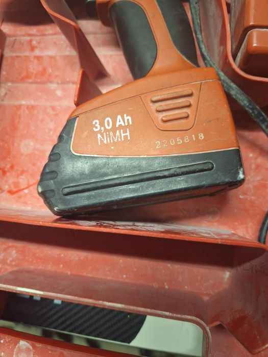Wkrętarka Hilti z 2 bateriami