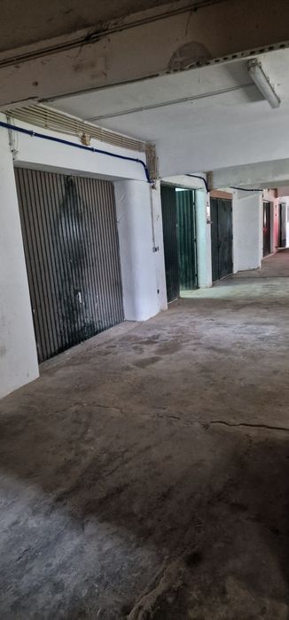 Aluga-se garagem Seixal