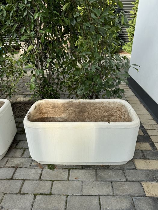 Вазоны бетонные б/у