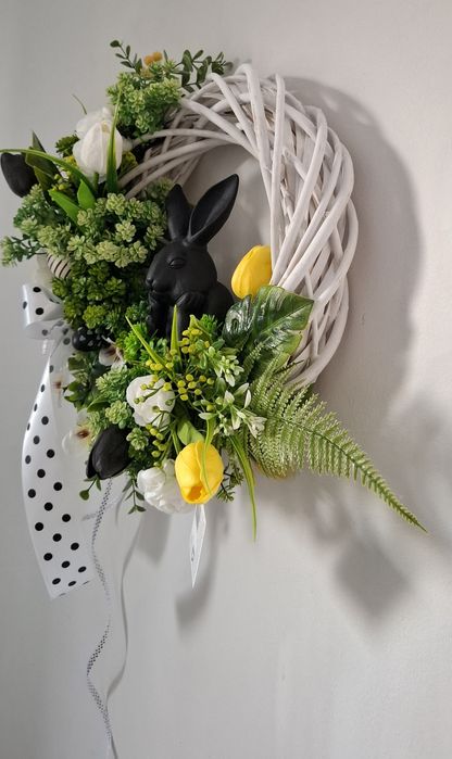Wianek do powieszenia  wiosenno wielkanocny