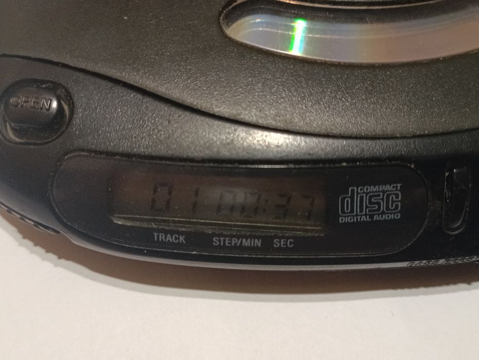 CD плеер Sony.  .