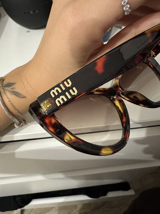 Okulary przeciwsloneczne miu miu