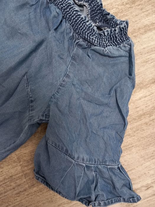 Sprzedam damską sukienkę rozmiar 42.