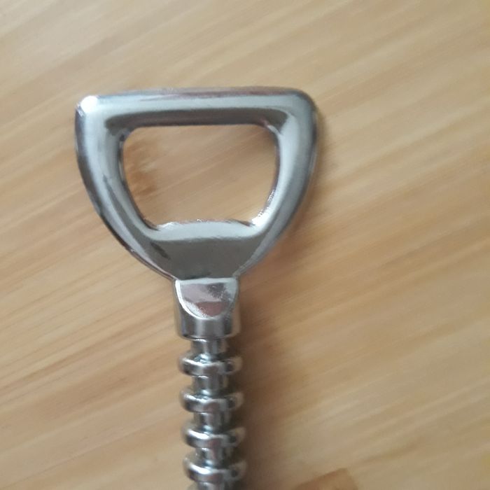 Sprzedam korkociąg do wina i otwieracz do butelek