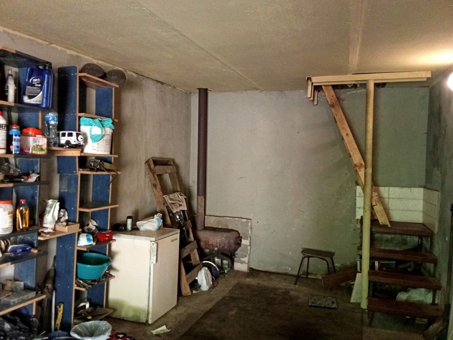 Продам гараж в кооперативі світанок.