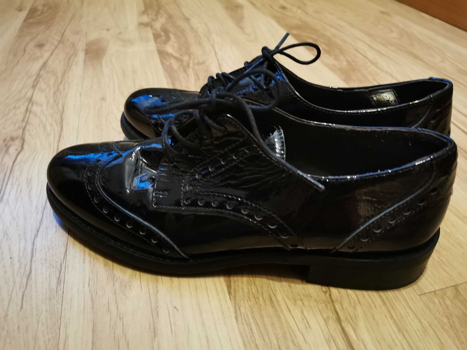 Buty mokasyny lakierki rozmiar 36