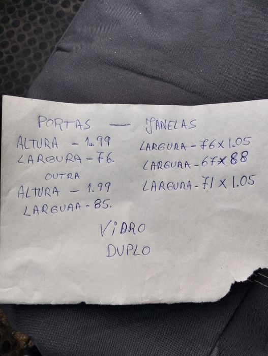 Portas usadas em bom estado