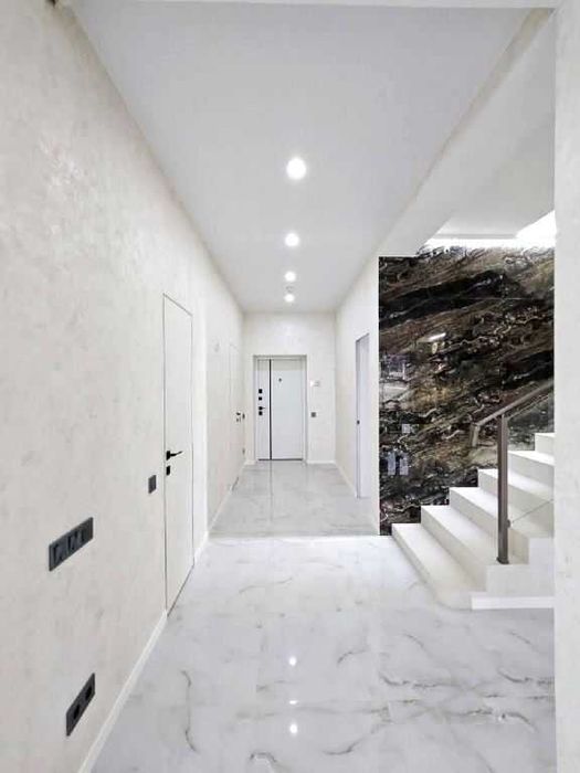 Новый 2-х этажный дом с ремонтом, гаражом и подвалом в Фонтанке 1!