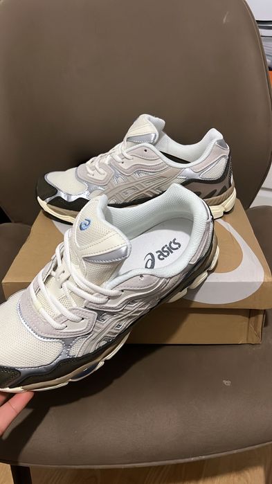 ASICS.