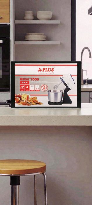 Кухонний міксер із чашею