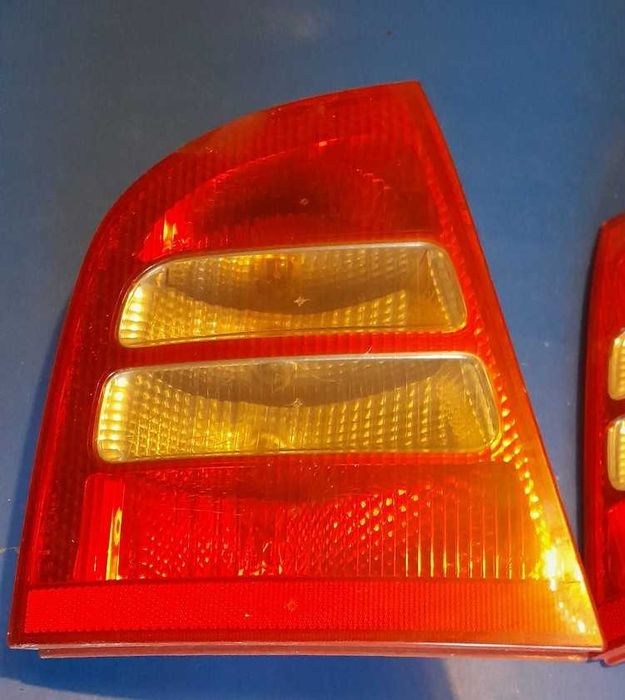 Lampa tylna prawa lewa prawy lewy tył Skoda Octavia 1 wkład Hatchback