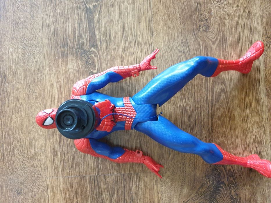 Spiderman z wyrzutnią
