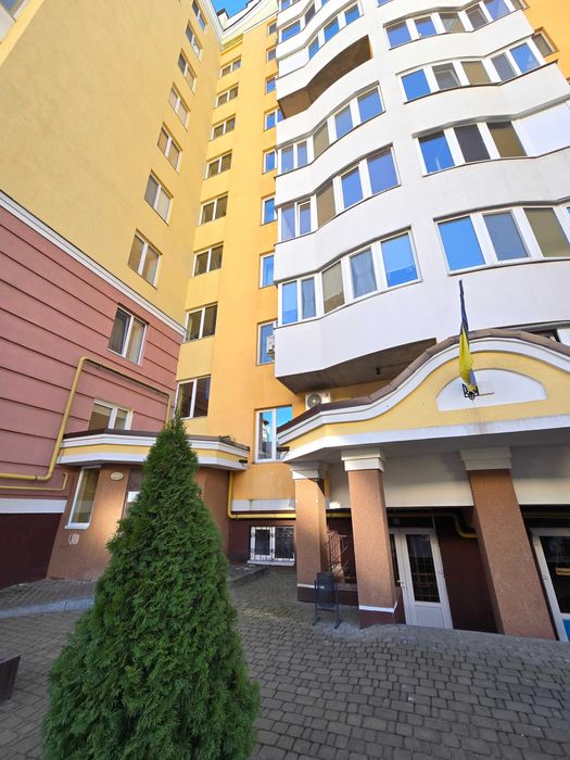 Комерційне приміщення з гарним ремонтом в новому  розвиненому районі!