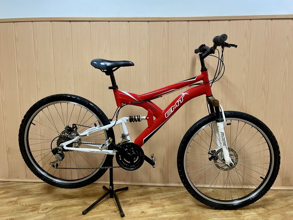 Bicicleta EMT suspensão total