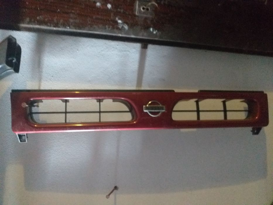 Grelhas frente Nissan terrano II