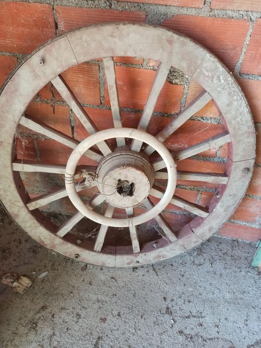 Candeeiro elétrico de roda de carroça
